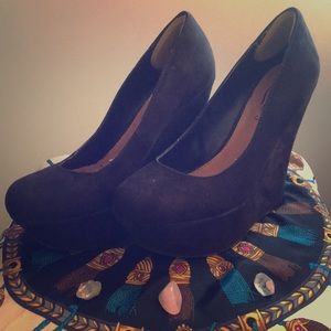 Candies Black Velvet Pumps, Close-toe